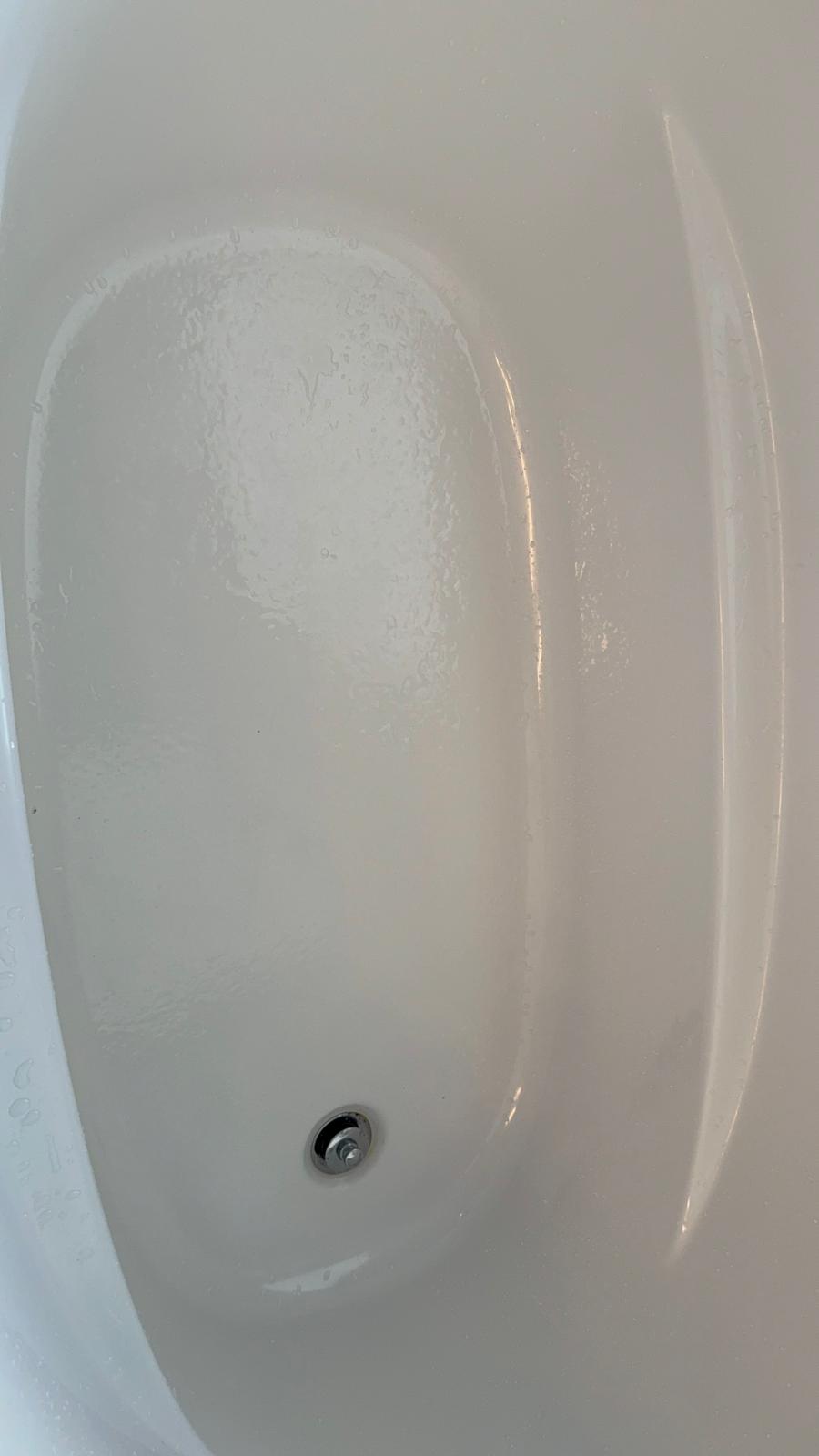 Bathtub after deep cleaning