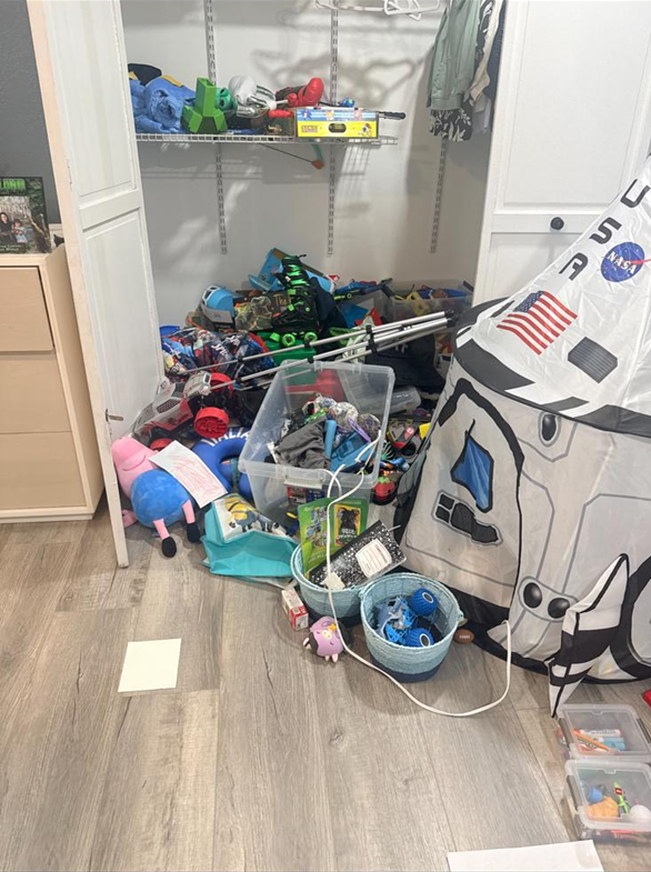 Closet after organization and cleaning